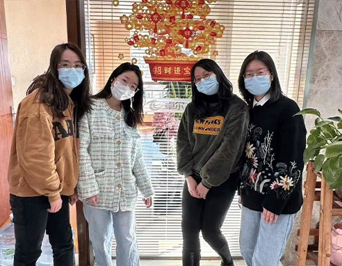开展除尘辞岁、贴福迎春